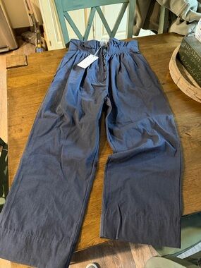 Paperbag style Lush ankle pants